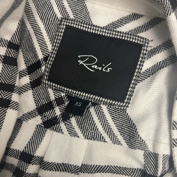 Rails Hunter Plaid Button Down Shirt - Picture 6 of 7